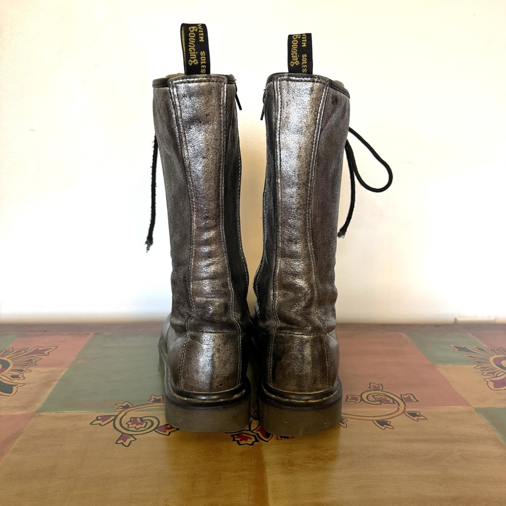 Dr Martens 1B99 Boots Women Sz US 9 EU 41 Distressed Metallic Silver 14 Eyelets - Picture 5 of 12
